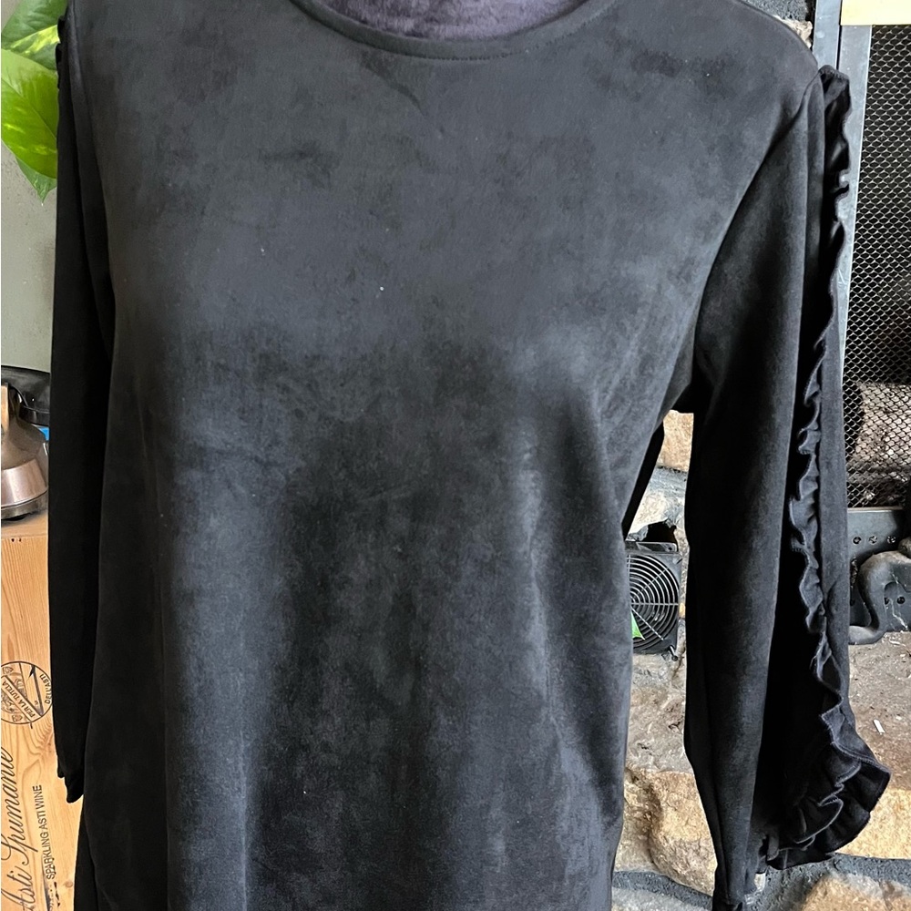 Oh Elegant Black Ruffled Sleeve Tunic